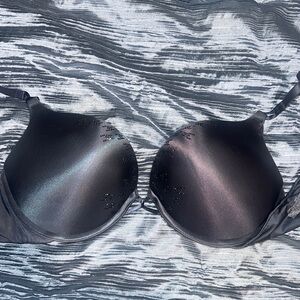 🚨🔥Victoria’s secret VS BOMBSHELL BRA 36D🔥🚨
